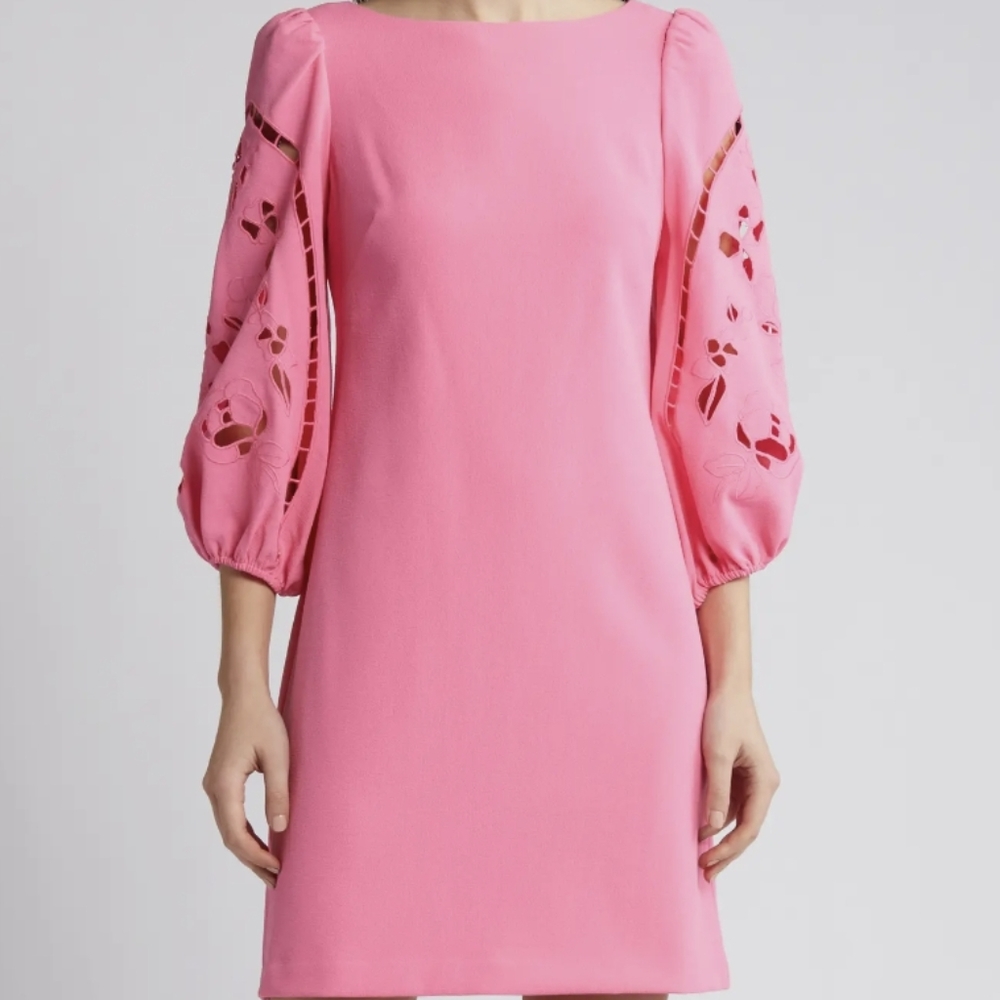 🌸 Eyelet Sleeve Crepe Shift Dress Vince Camuto 🌸